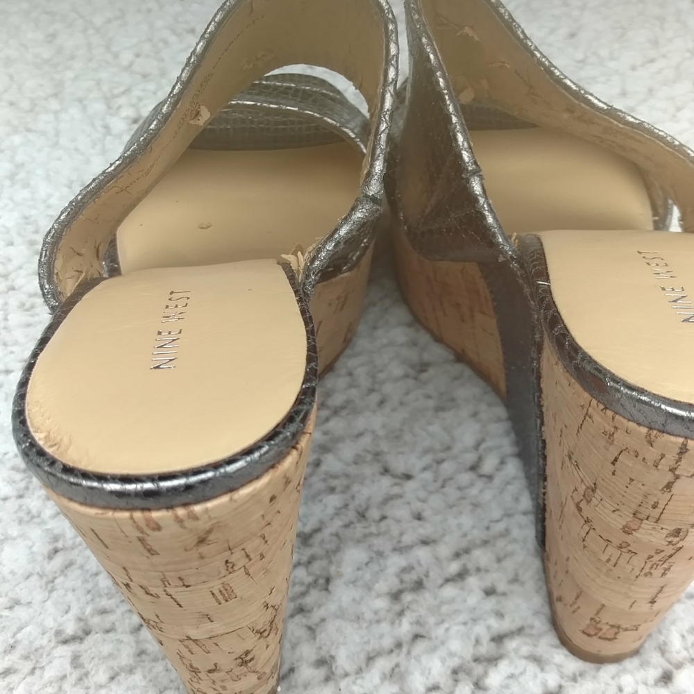 Shoe - Picture 3 of 3